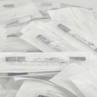 Lot de Feutres  double pointe stériles noirs | Squidster Piercing